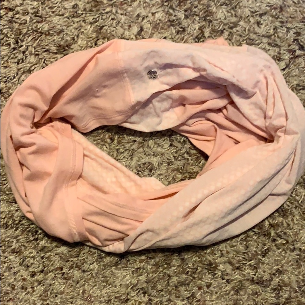 Lululemon infinity scarf - Picture 2 of 3